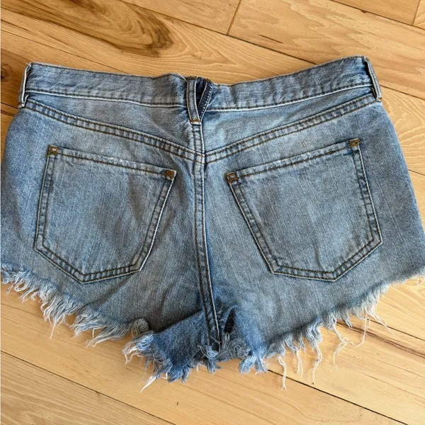 Free People denim shorts - size 26! - Image 5