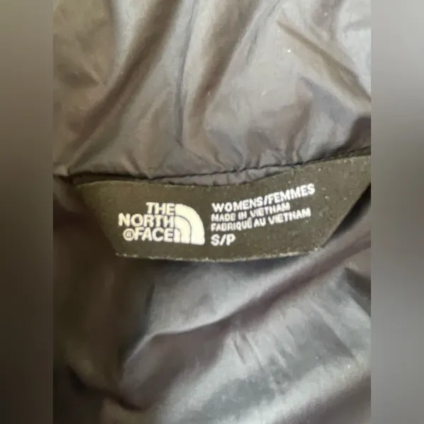 The North Face Women's Black Puffer Jacket - Image 11