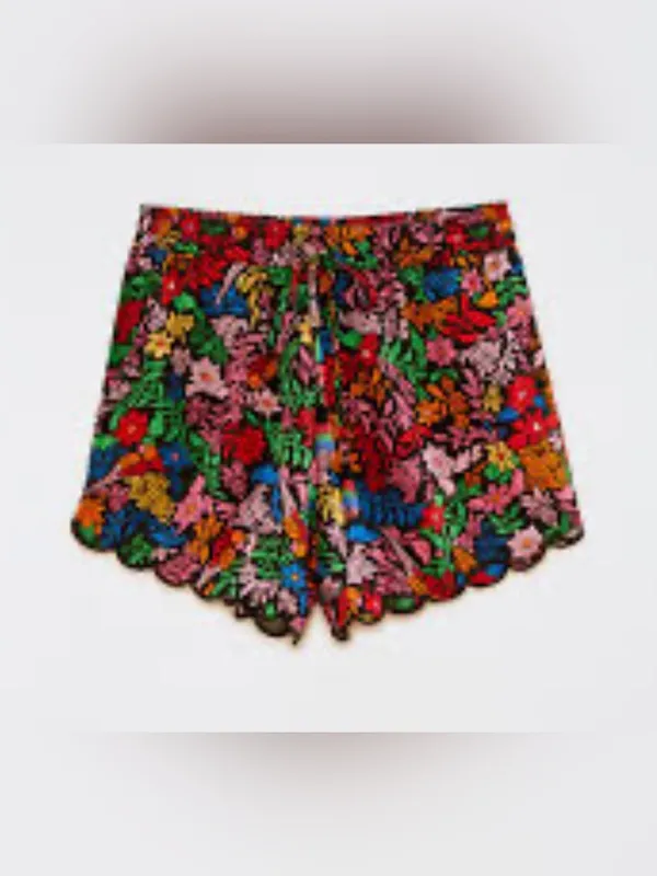 FARM Rio Tropical Garden Floral Shorts | Scallop Hem Size Medium🌺 - Image 2