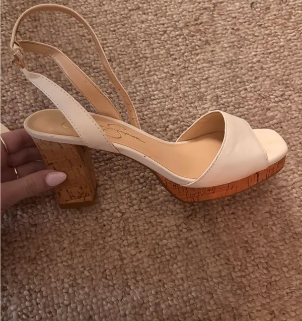 Jessica Simpson White heels - Image 2