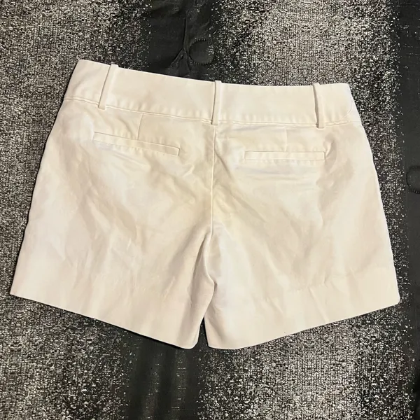 Womens sz6 The Limited White Tailored Chino Shorts - Image 2