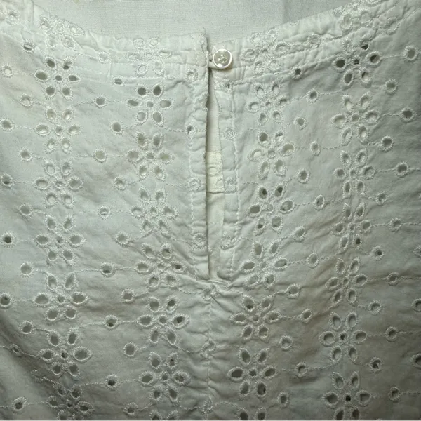 Gap Womens Embroidered White Ruffle Sleeveless Top Blouse Eyelet Size Large - Image 9