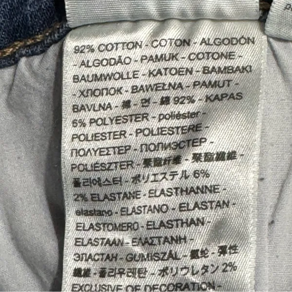 Levi’s 724 High Rise Straight Cropped Jeans - Image 8