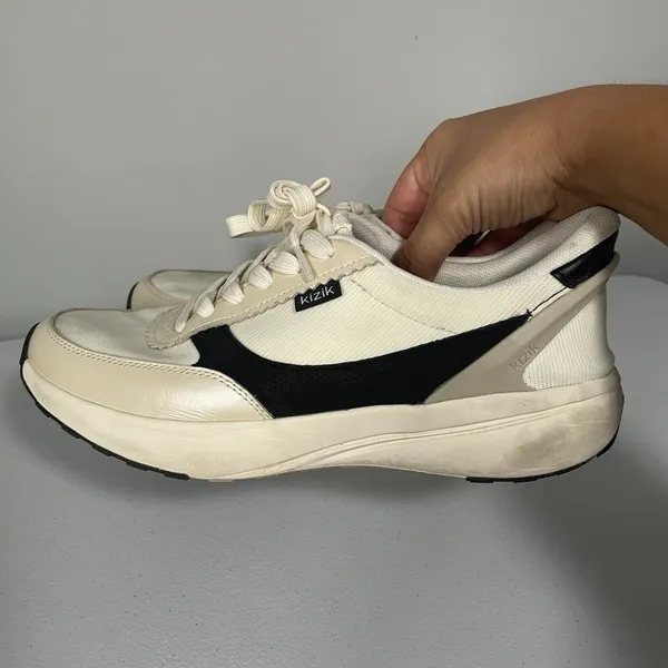 Kizik Paris Hands-Free Step In Sneakers Shoes Cream Black Women's Size 8 - Image 5