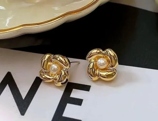 White pearl stud earrings for women - Image 3