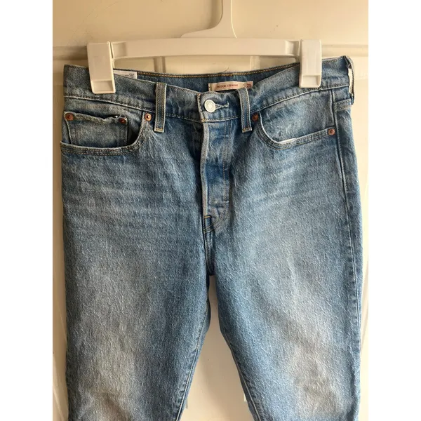 Levi's Premium Wedgie Straight Ankle Women's‎ Light Wash Jeans Sz 29x28 - Image 3