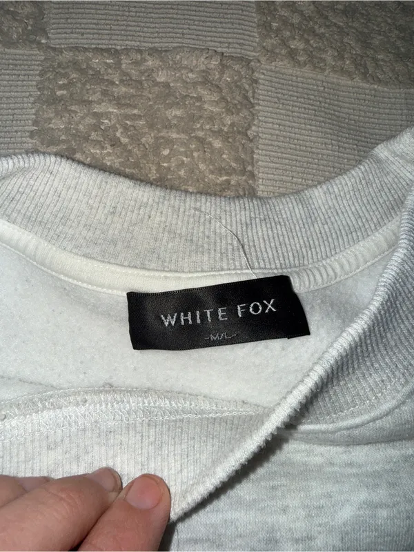 White‎ Fox Boutique Spicy Gal Crewneck Sweatshirt M/L - Image 4