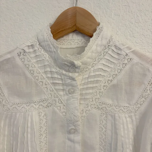 The Shirt Rochelle Behrens Priya Shirt XS White Linen Top Victorian Prairie Lace - Image 5