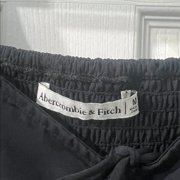Abercrombie & Fitch Black Long Sleeve Blouse Square Neck Tie Front – Size M - Image 2