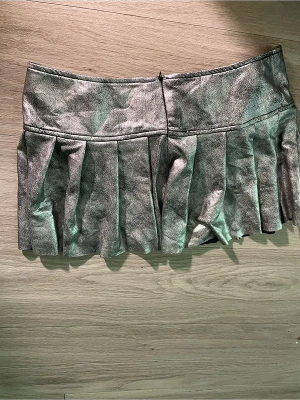 Metallic Green Pleated Mini Skirt with Belt - Image 2