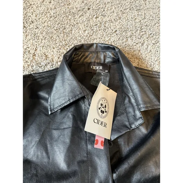 CIDER Women's Oversized Black Faux Leather Jacket Size XS‎ (A525) - Image 3