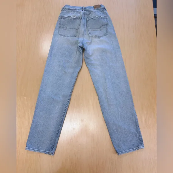 American Eagle Baggy Jean size 0 Regular Women’s Light Wash Blue 3509 - Image 2