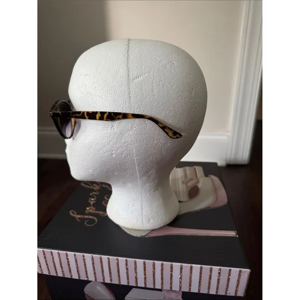 Tortoiseshell Round Women's Sunglasses - Brown Lenses - Image 2