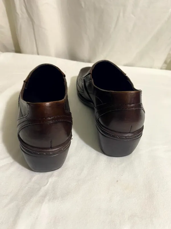 Covington Marta Women’s Brown Leather Slip On Shoes Size 7W Comfort Low Heel - Image 9