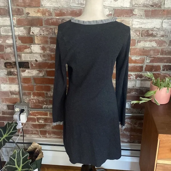 Adrienne Vittadini Gray Ruffle Cuff and Neck Long Sleeve Sweater Dress Size M - Image 6
