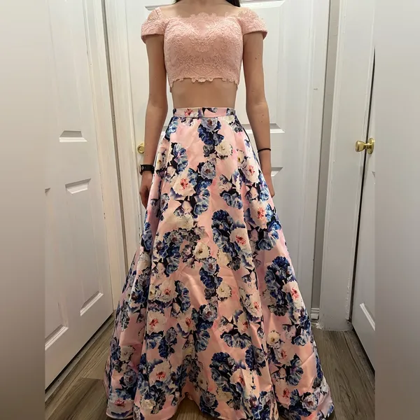 Ellie Wilde Floral Two-Piece Prom Dress Size XS - Image 2