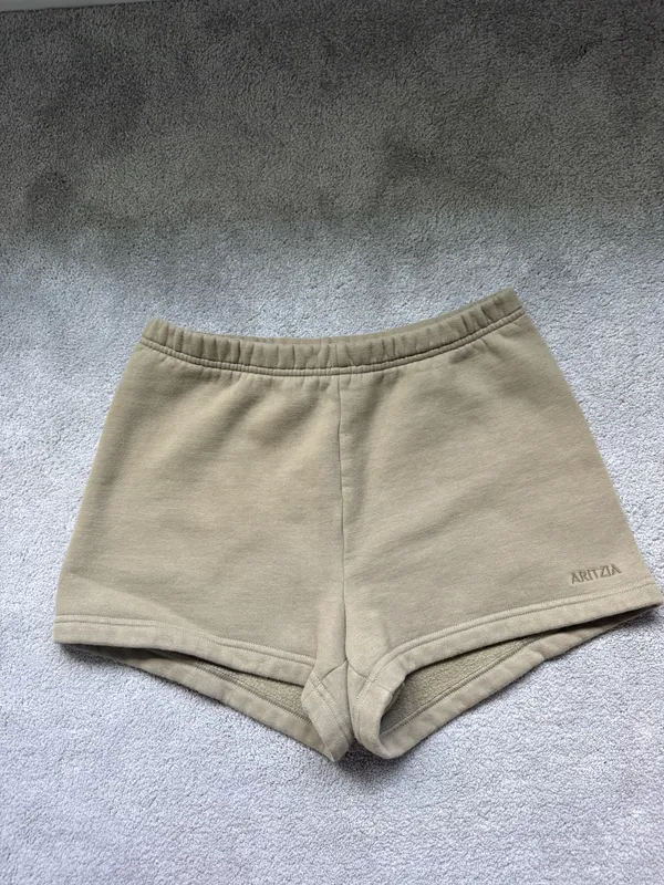 Aritzia Sweatfleece Shorts  - Image 4