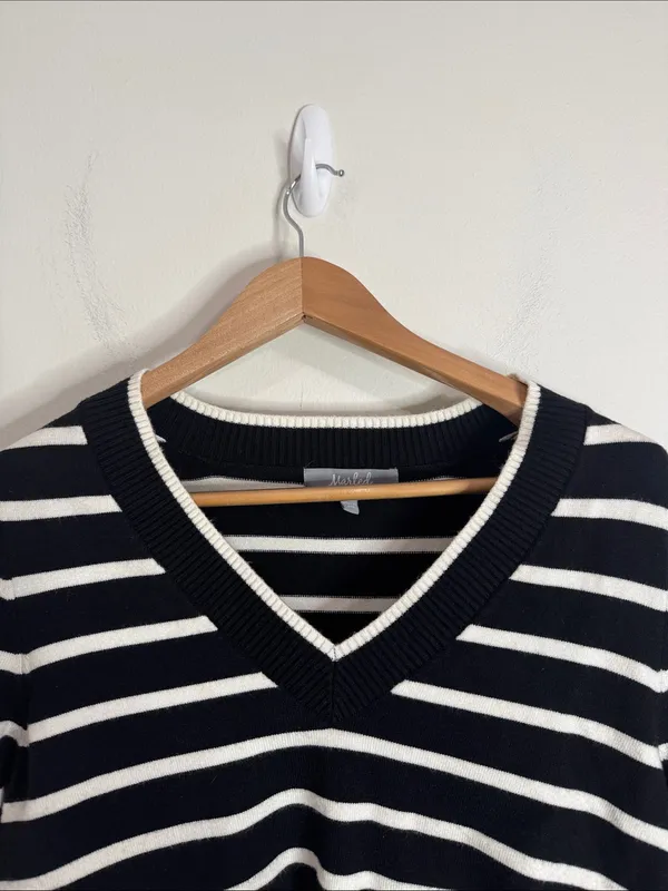 Marled Reunited Clothing Black & Cream Striped V-Neck Cropped Plush Sweater sz M - Image 3