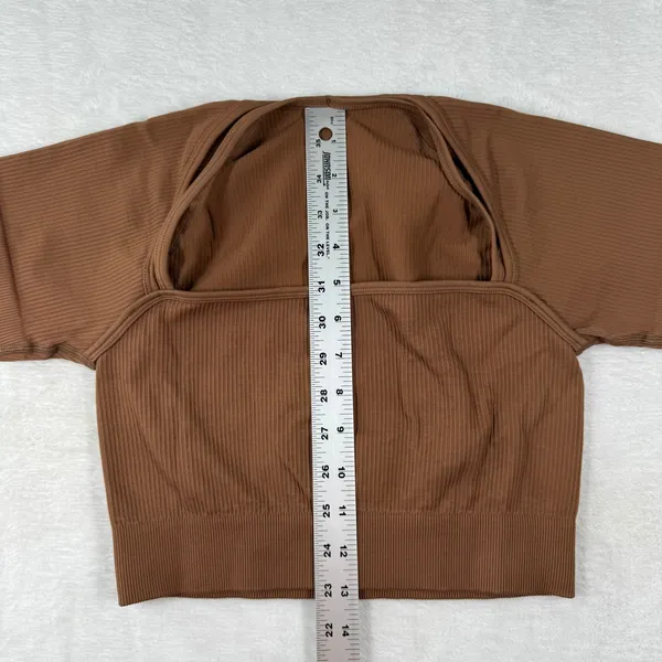 Peachy Bunz Brown Ribbed Seamless Square Neck Crop Top‎ Workout Shirt M - Image 4