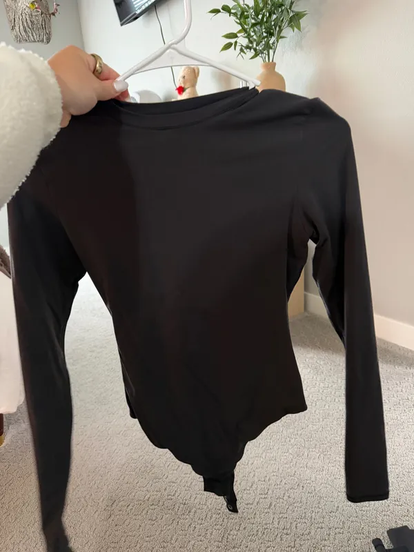 SKIMS Bodysuit - Image 2