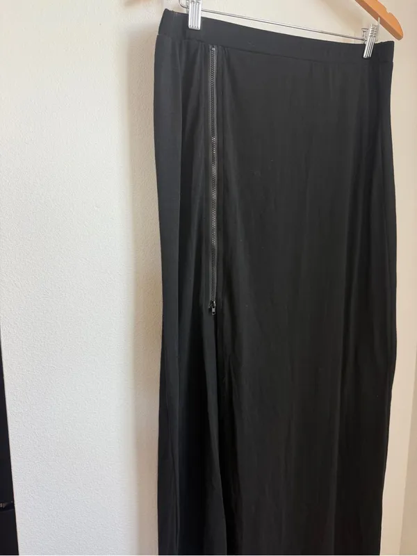 Black Maxi Skirt with Side Zip Size XL - Image 2