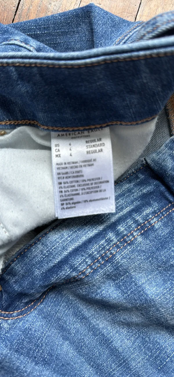 American Eagle Jeans - Image 4