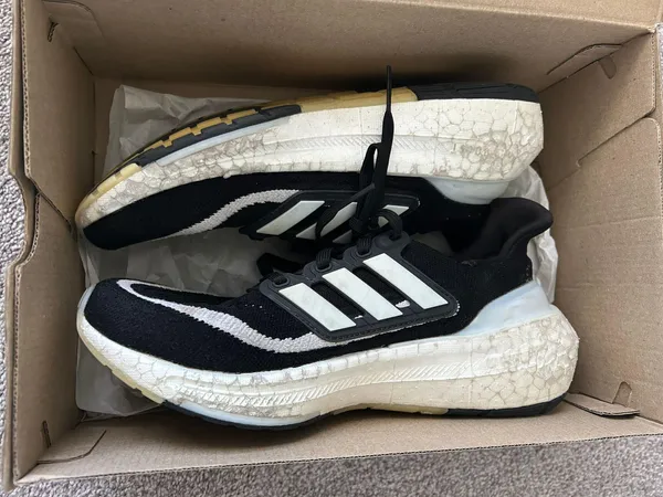 Adidas Ultraboosts - Image 2
