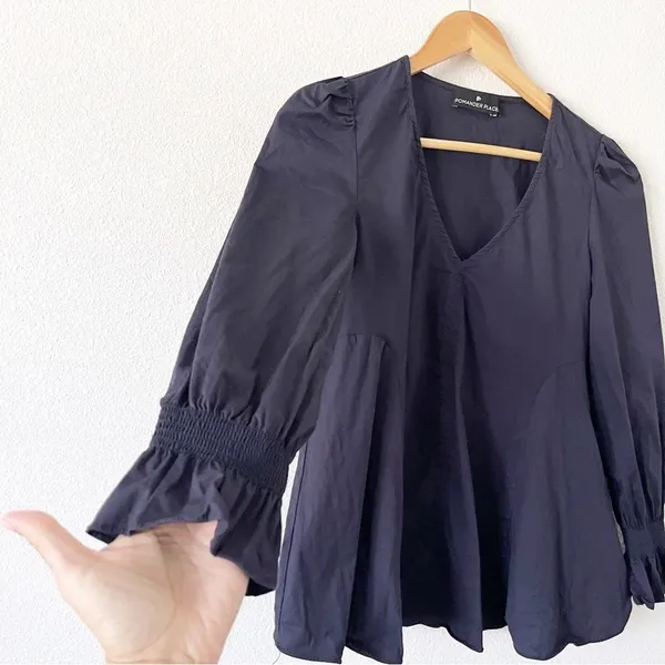 Tuckernuck Easton Poplin Ruffle Sleeve Blouse Navy V-Neck Cotton Top - Image 4