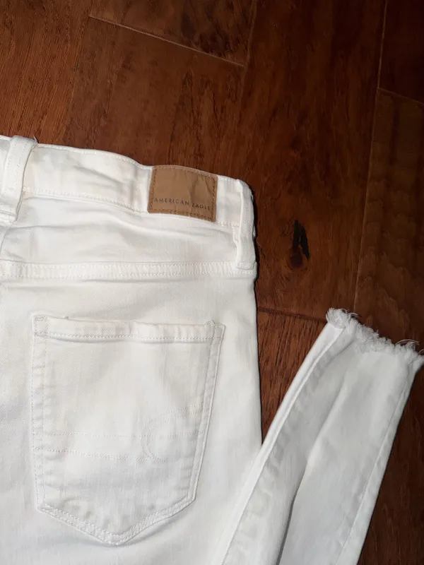 American Eagle Jeans - Image 3