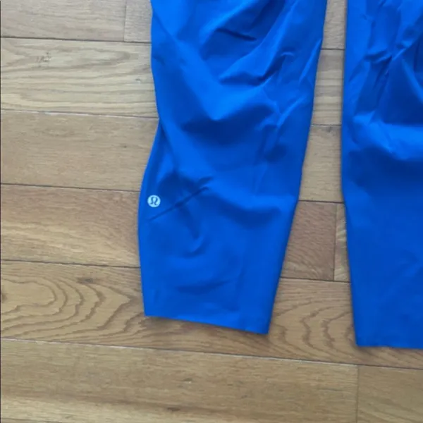 Lululemon Blue Base Pace HR Tight Cropped Crop Length 23” Women's Size 14 Royal - Image 10
