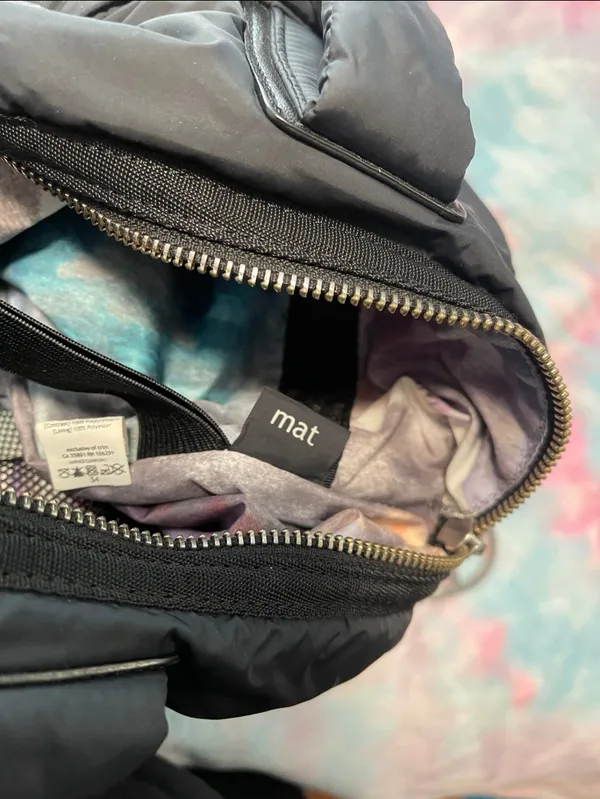 Lululemon laptop/yoga/work bag - Image 10