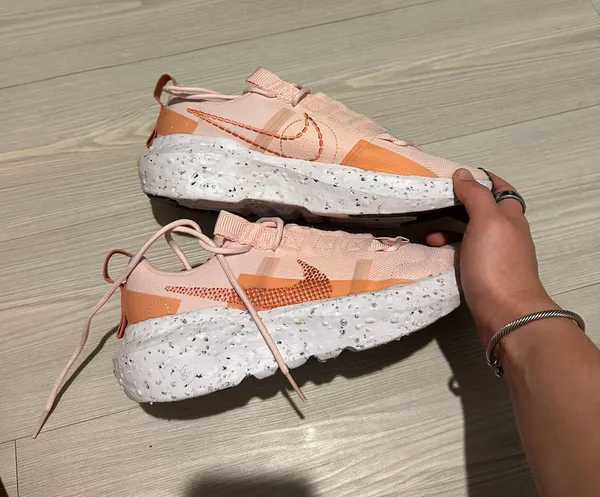 Nike Sneakers - Image 4