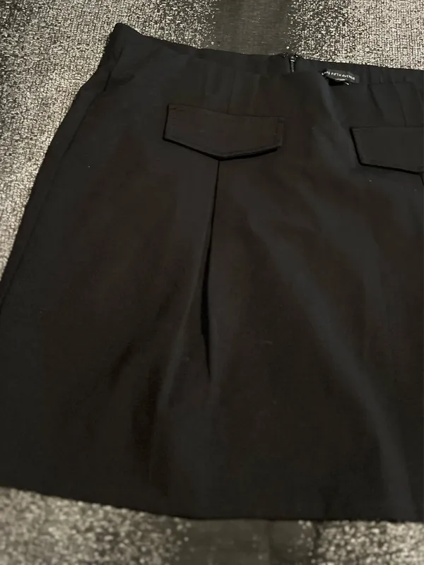 Saks Fifth Avenue Womens XL NWT Pleated Flap Pocket Utility Mini Skirt- Black - Image 3