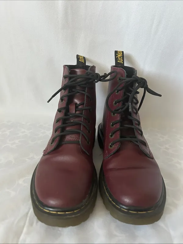 Dr. Martens Leyton Cherry Red Smooth Leather 7 Eye Lace-Up Boots **Size 6** 🍒🍒 - Image 2