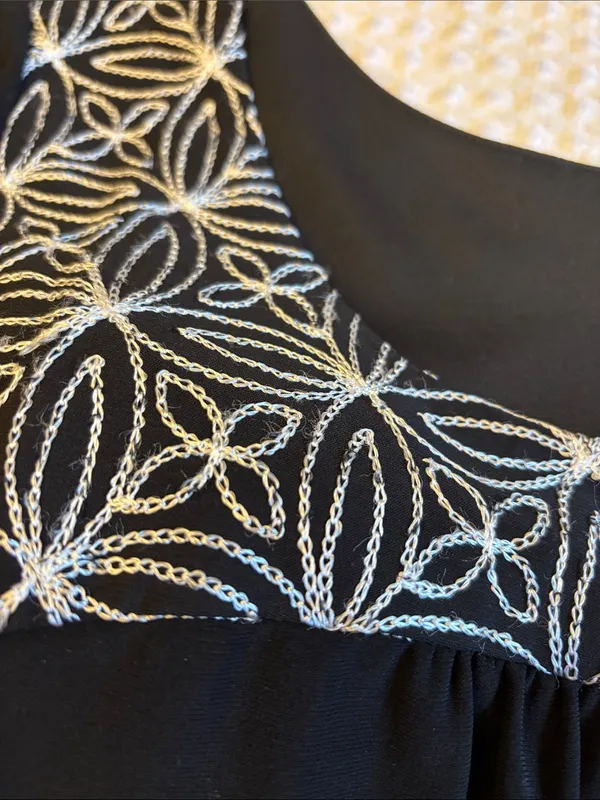 dressbarn 8 Black Scoop Neck White Floral Embroidered Mini Knee Length Dress LBD - Image 15