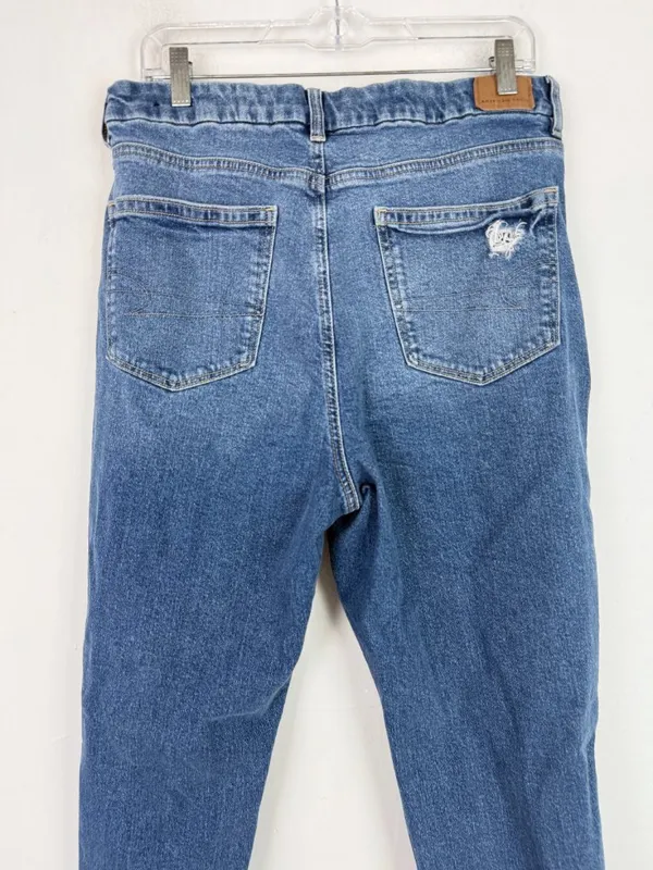 American Eagle Distressed Strigid Curvy Mom Jeans Medium Wash Size 14 SHORT EUC - Image 7