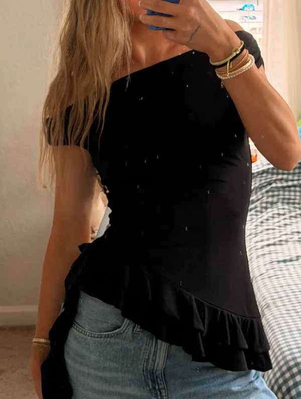 Lulus Black Off the shoulder top - Image 2