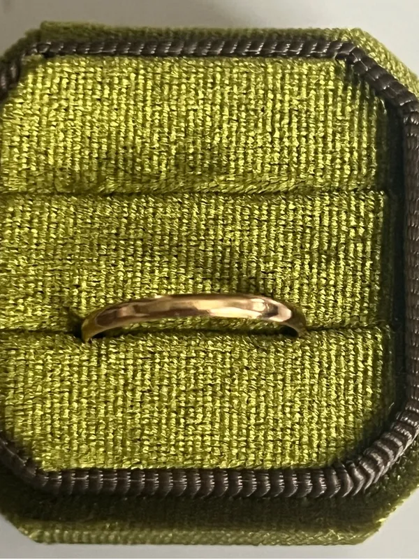 Women’s Stainless Steel Golden Minimalist 2mm Band Size 8 NWT - Image 2