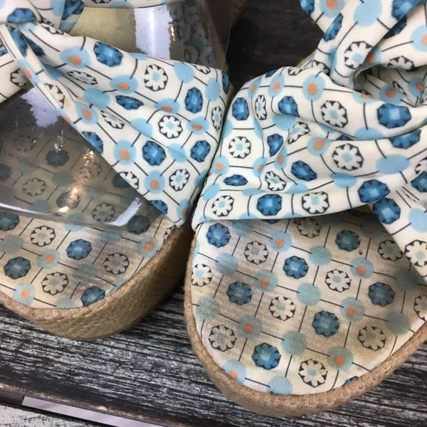 Juicy Couture Blue & Tan Print Fabric Platform Wedge Espadrille Sandal Shoes 7.5 - Image 9