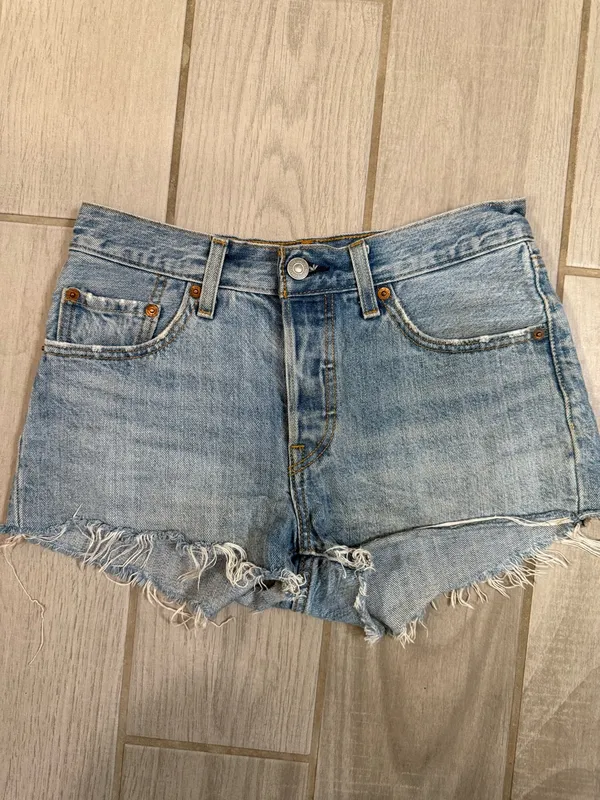 Levi's Light Blue Denim shorts with Leather Patch - Image 2