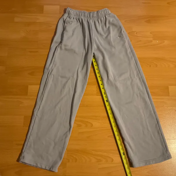 Alo Yoga Accolade Straight Leg Sweatpant Winter Frost XS - Image 4