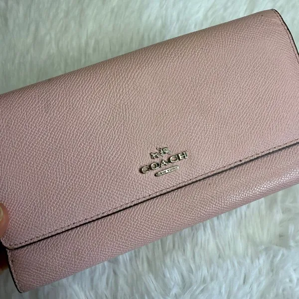 COACH  Pink Wallet - Image 10