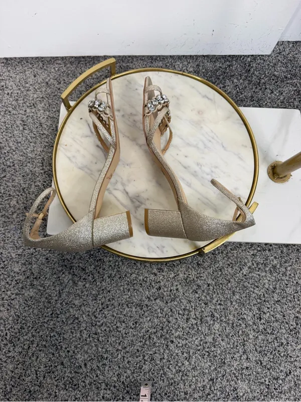 Jewel Badgley Mischka Sz 9W Gold Rhinestone Block Heel Sandals NWOT - Image 12