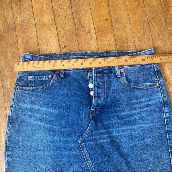 Old Navy Blue Denim Frayed Hem Mini Skirt Higher High Rise 6 Whiskered - Image 2
