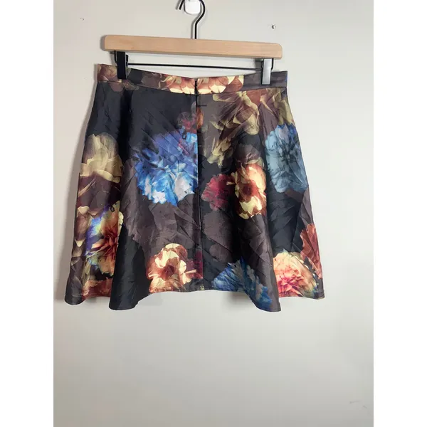 Club Monaco Women Black Floral Silk Blend A-Line Mini Skirt Size 8 00302159‎ - Image 4