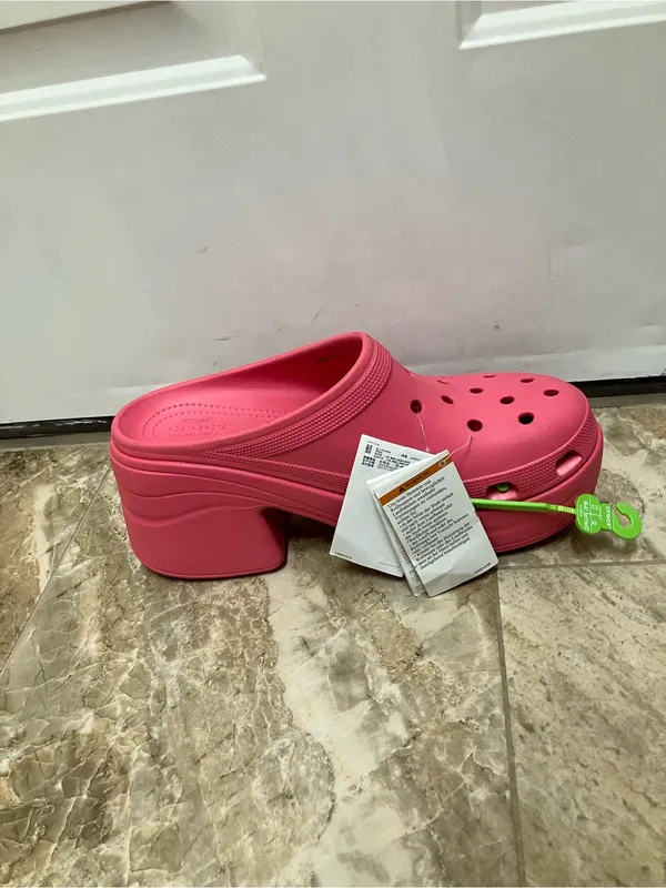 Pink Croc clogs NWT - Image 3