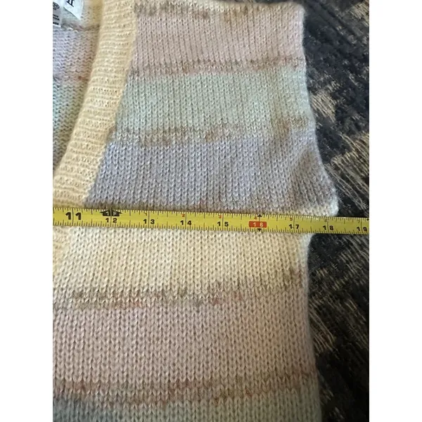 Women's Sweater Vest Button Down Wool Blend Size Medium Vintage Pastel V-neck - Image 6