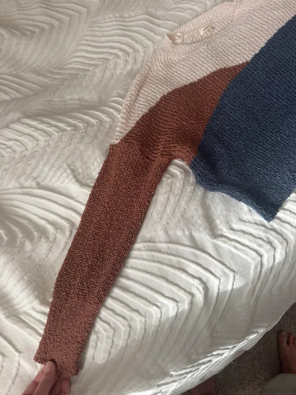 Sweater Multiple Size XS - Image 2