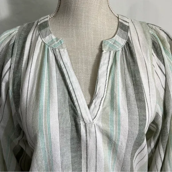 a.n.a Gray and Light Green Striped Linen V-Neck Pullover Blouse Women’s Size XS - Image 6