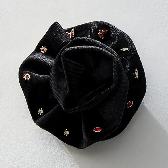 Free People Rosette Stud Pack NWT - Image 2